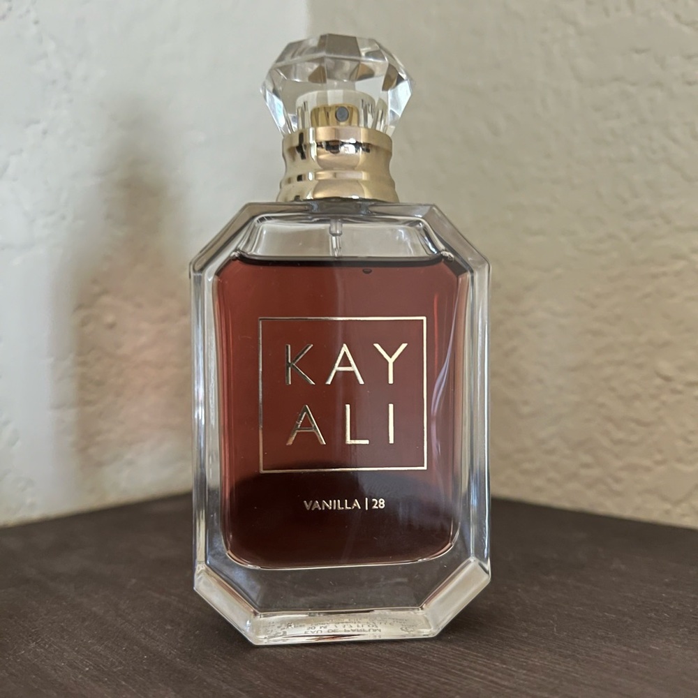 Kayali Vanilla 28 perfume 🤎 barely used, only a handful of times.